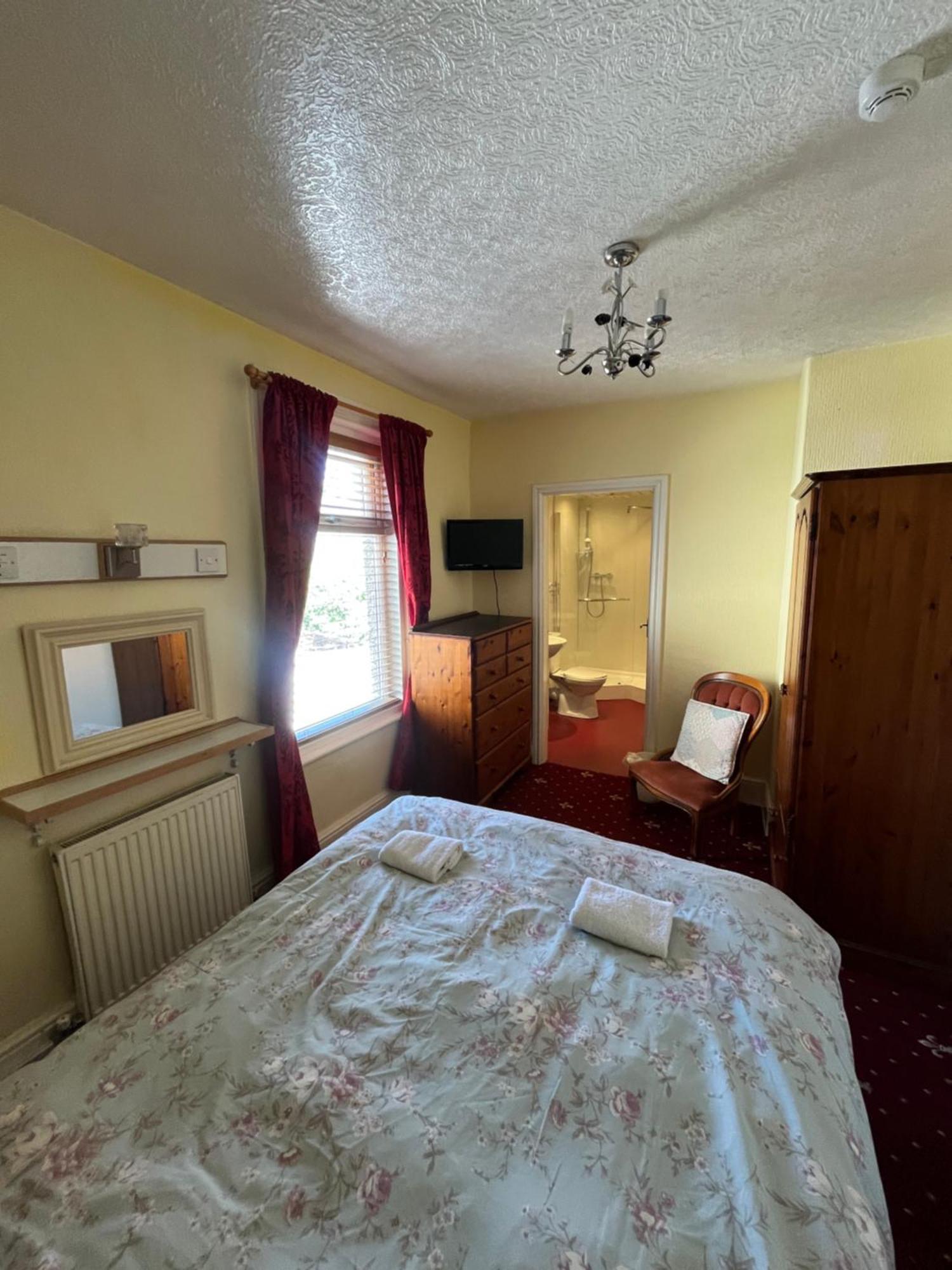 Marston Town Centre Villa Blackpool Exterior foto