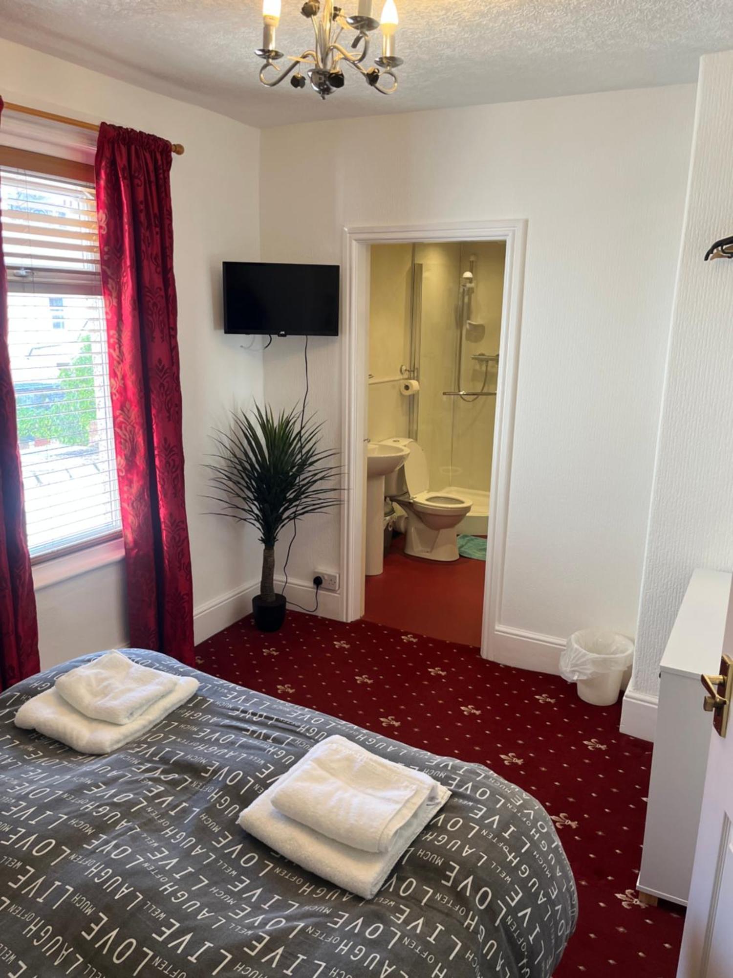 Marston Town Centre Villa Blackpool Exterior foto